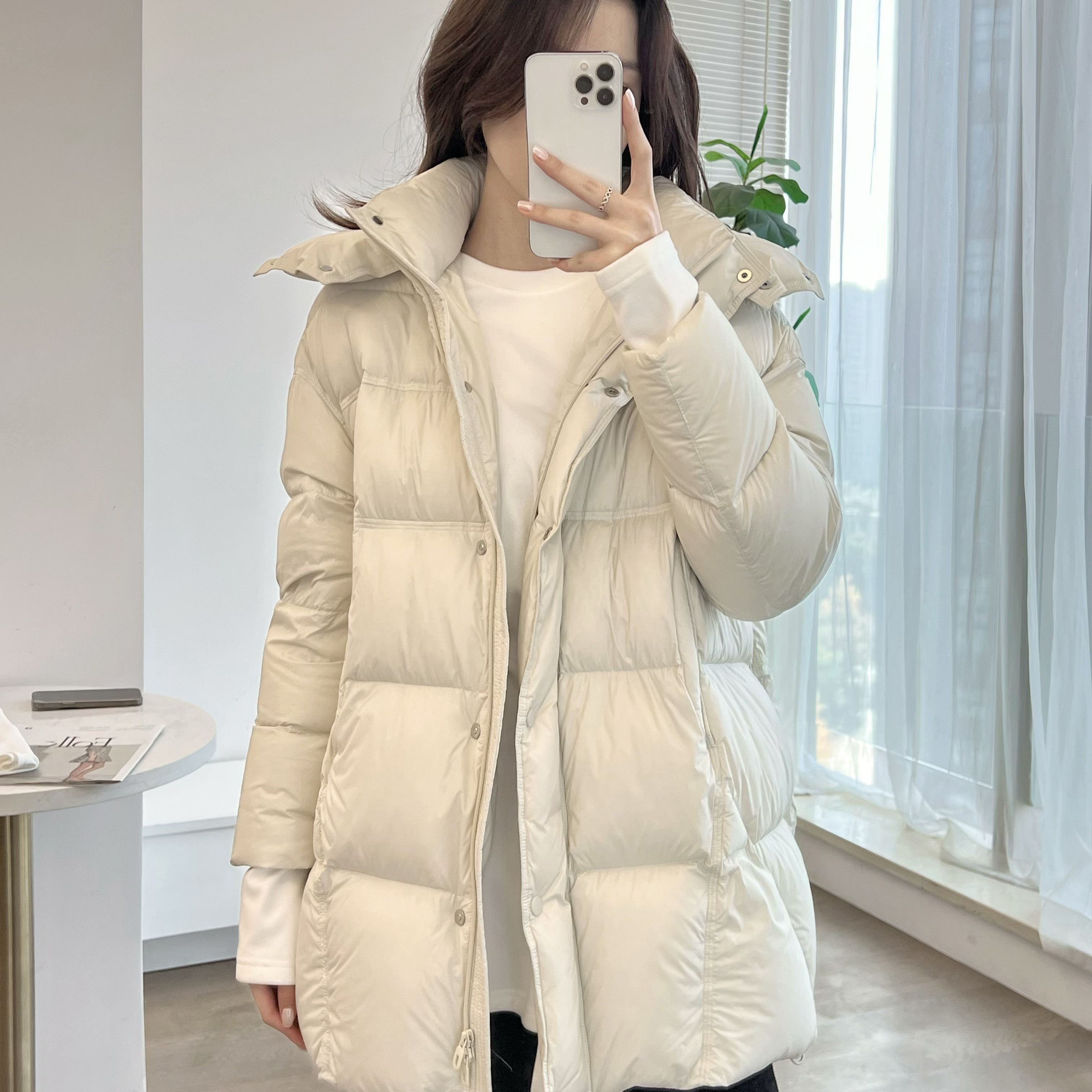 白鸭绒轻奢极简可拆连帽羽绒服