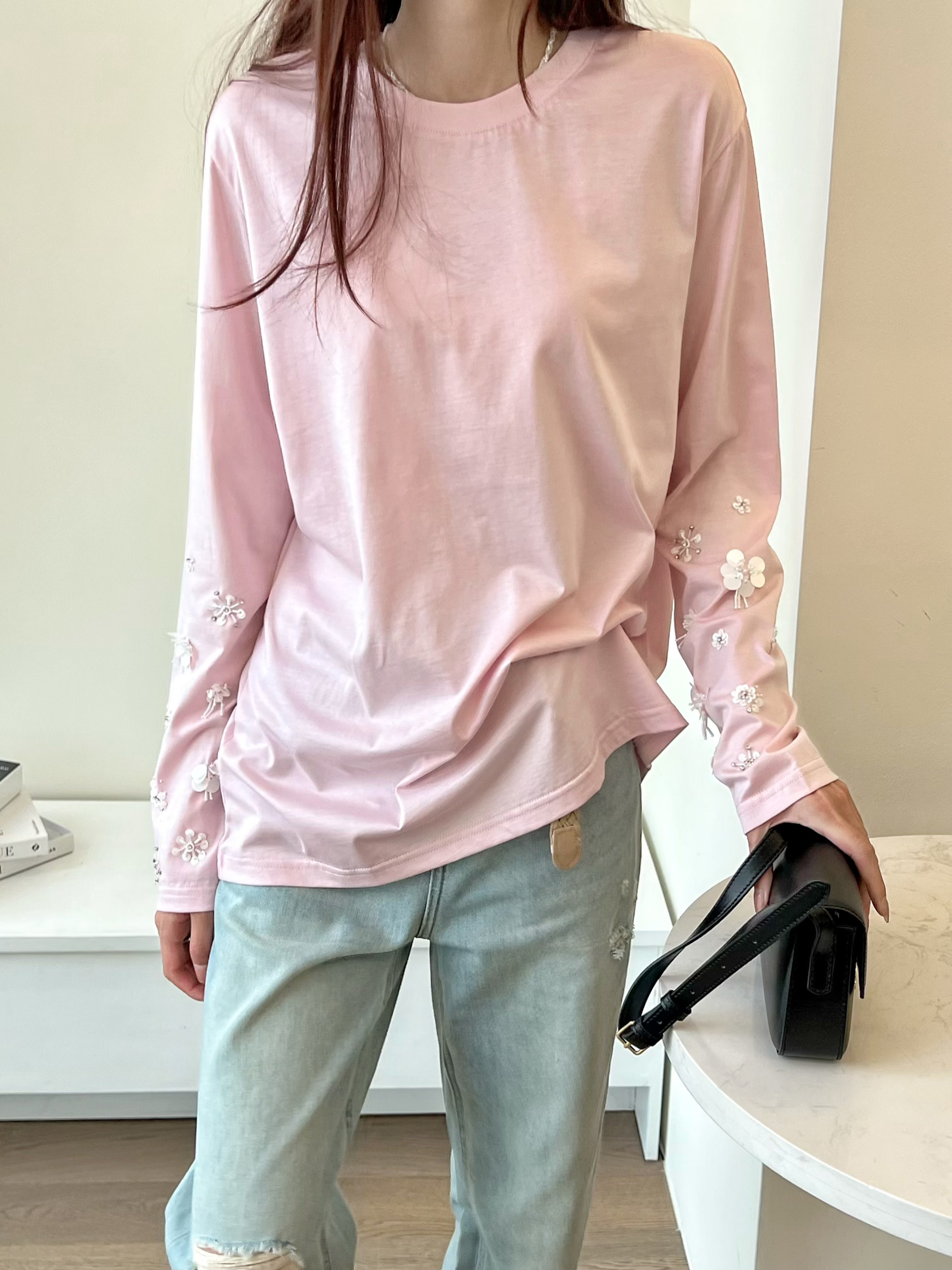 米娜家欧洲站 24夏款纯色简约花朵亮片天丝棉料长袖T恤 E420 206-封面