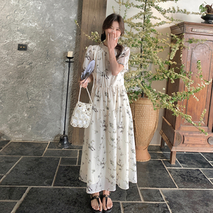 高端精致国风印花连衣裙女夏季2025新款超好看绝美收腰盘扣碎花裙图片