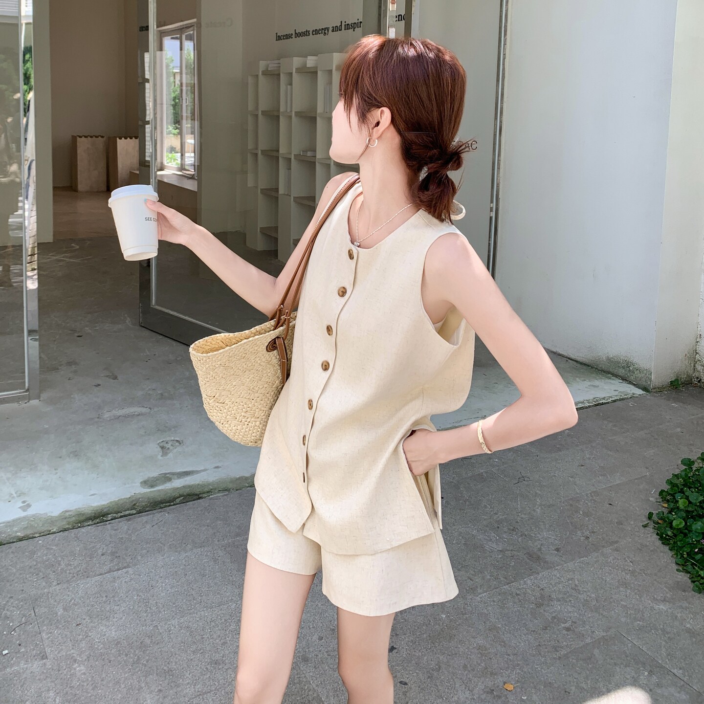 轻奢高级感后背绑带单排扣马甲套装2025年新款夏季时髦短裤两件套,女装套装/套裙,2C153