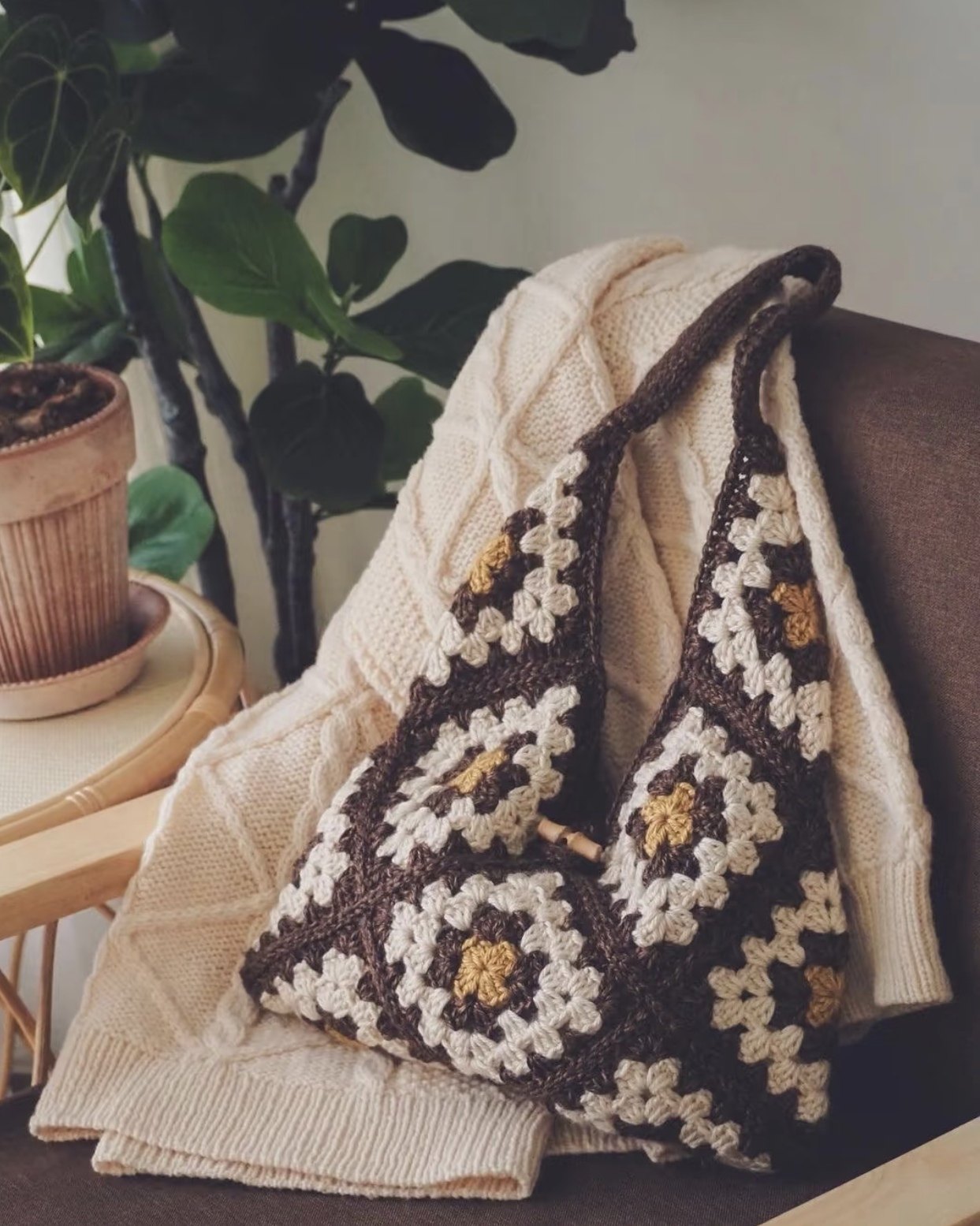 2025成品美拉德色系纯手工钩织经典时尚百搭祖母格手提包手腕包,箱包皮具/热销女包/男包,通用款女包,淘宝优惠券,粉丝福利购,淘宝优惠卷