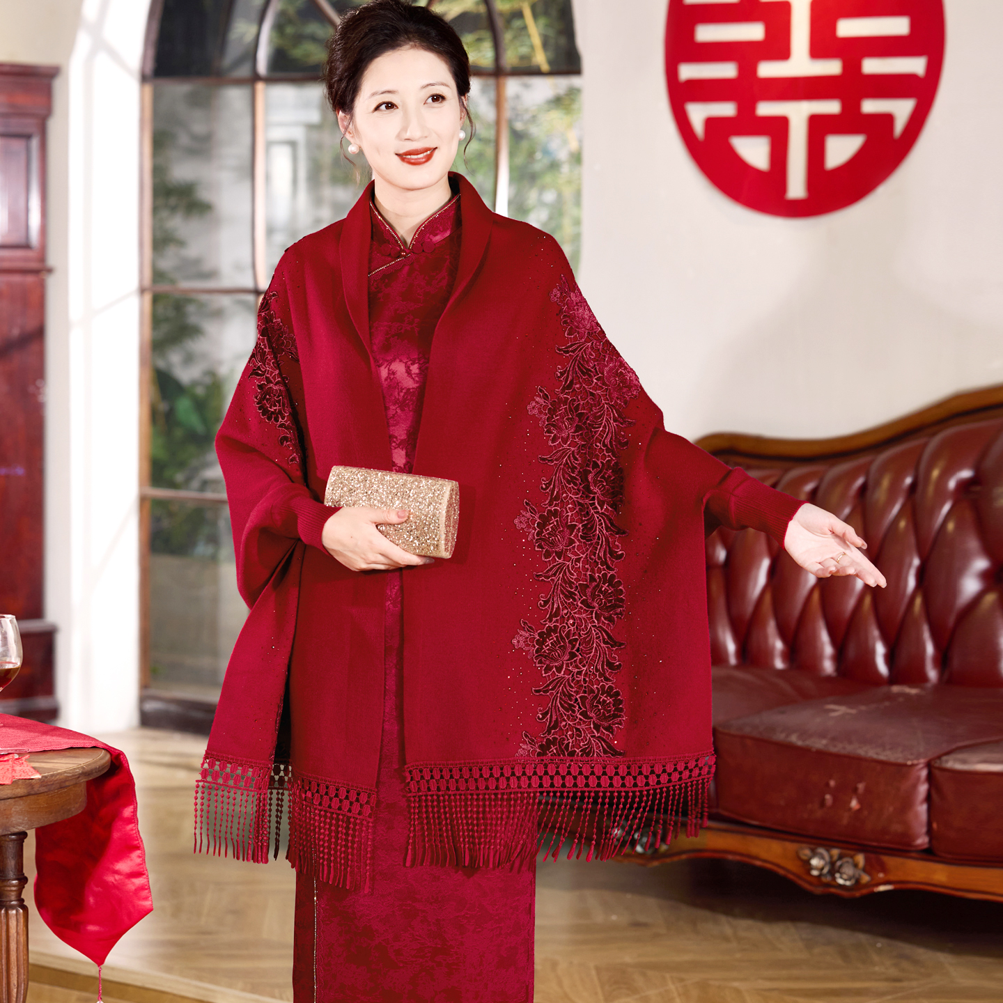 2025秋冬新款妈妈配旗袍的披肩喜婆婆配礼服外搭高级刺绣秋季外披