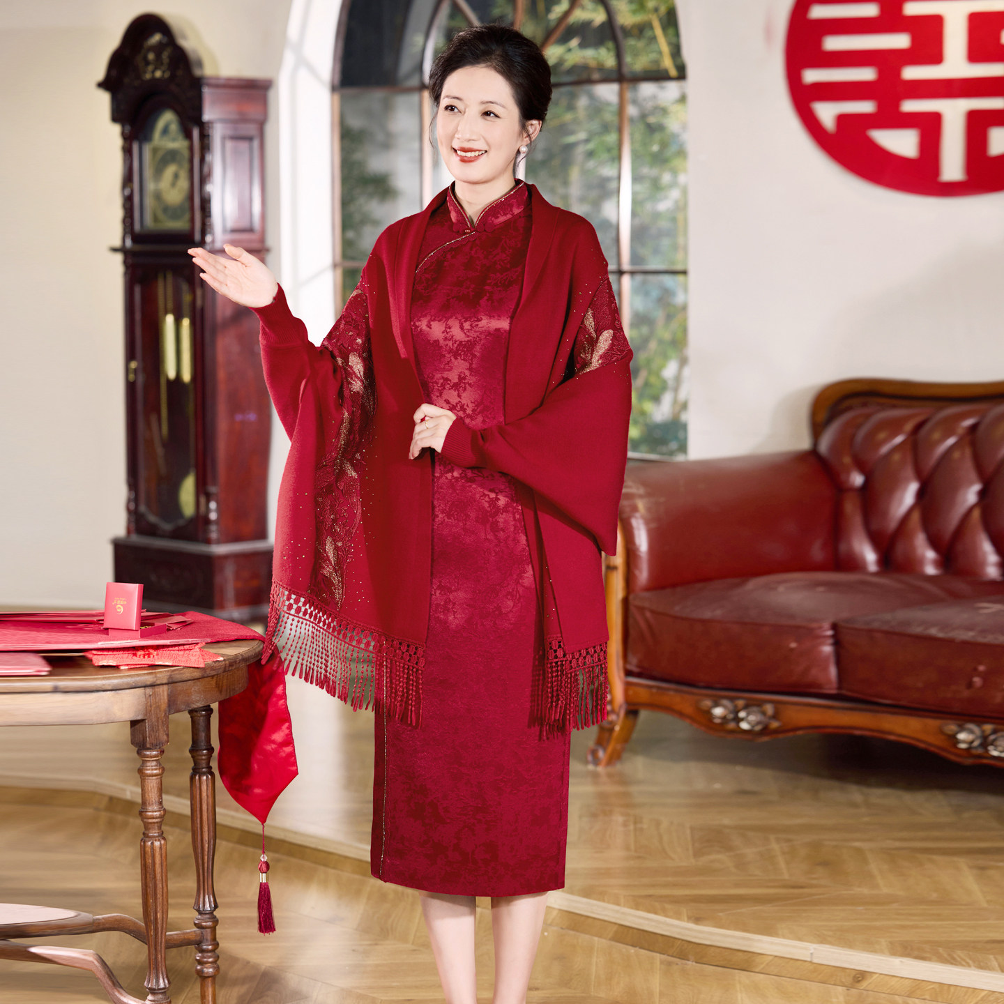 2025秋冬新款喜妈妈配旗袍的披肩婚礼婆婆配礼服外搭档次保暖外披
