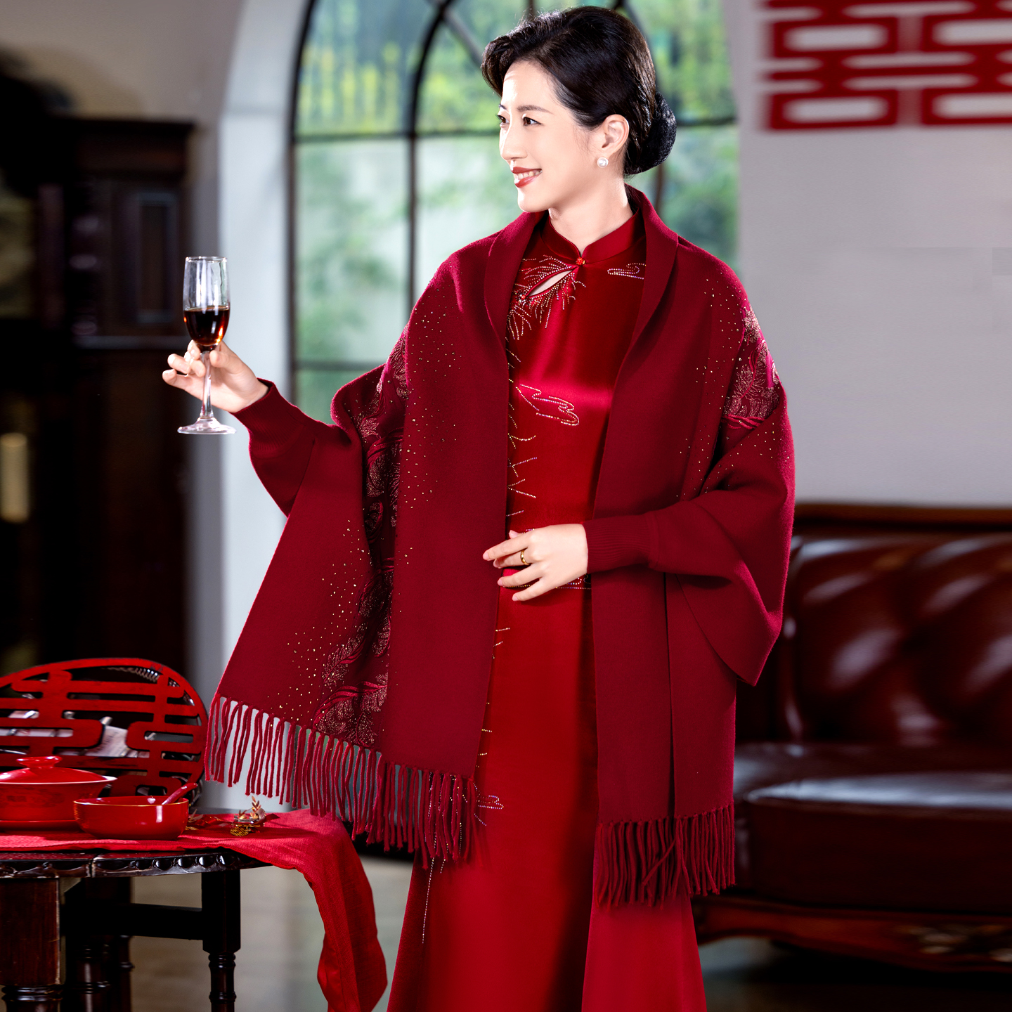 披肩外搭2025新款秋冬喜婆婆妈妈婚礼旗袍高端婚宴斗篷时尚女外套