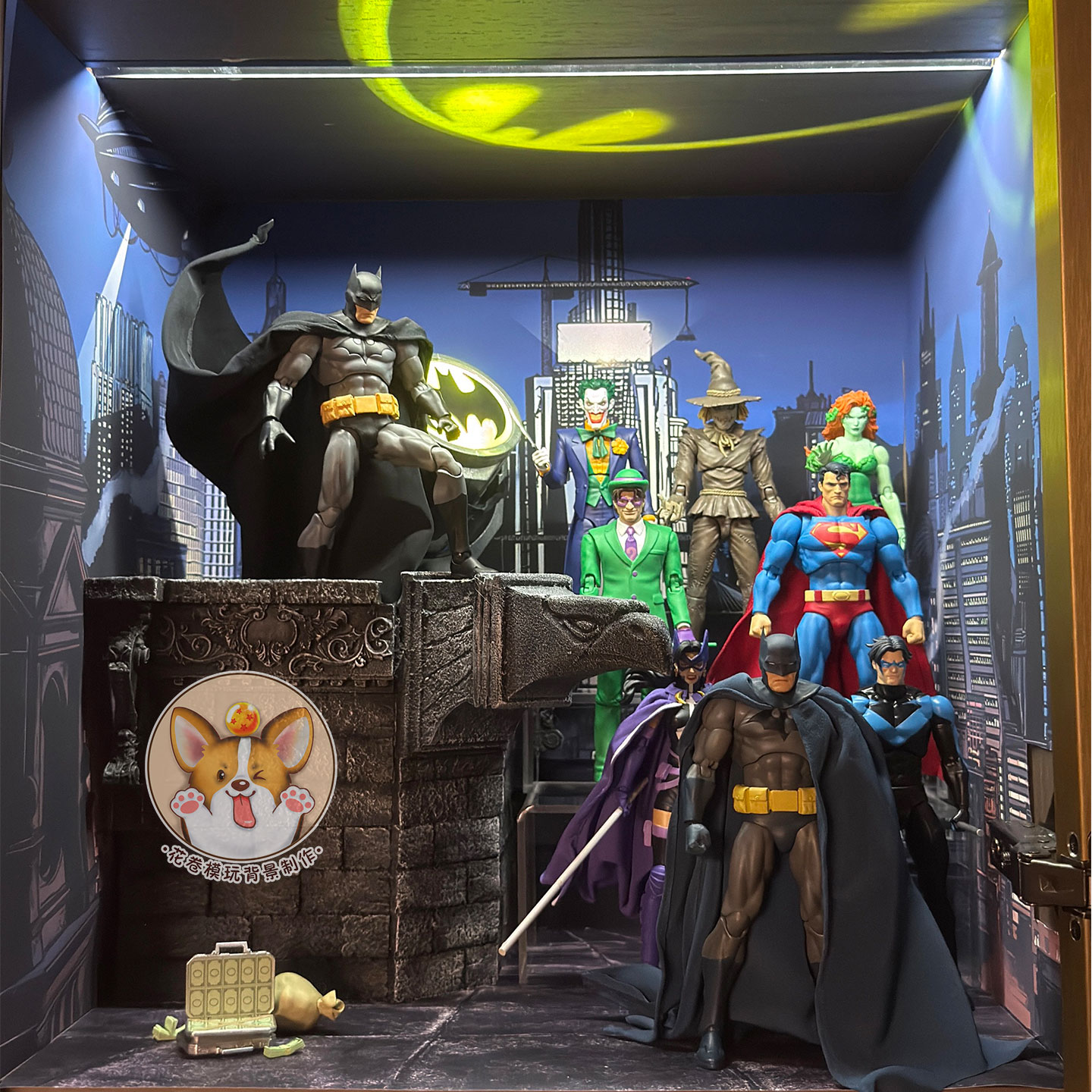 DC蝙蝠侠兵人手办场景展柜背景图