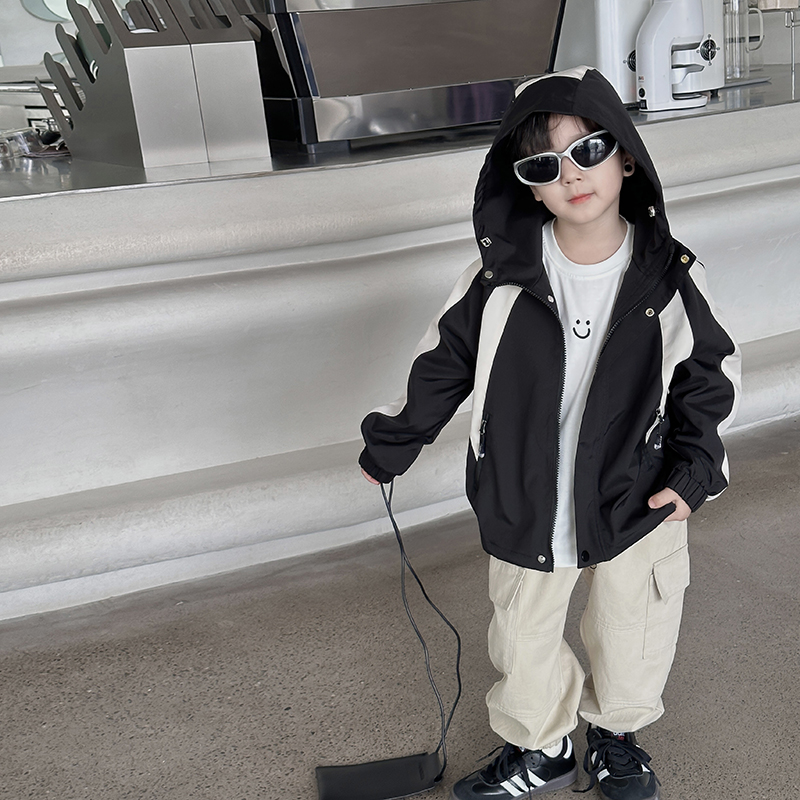 依依妈男童拼色连帽冲锋衣外套