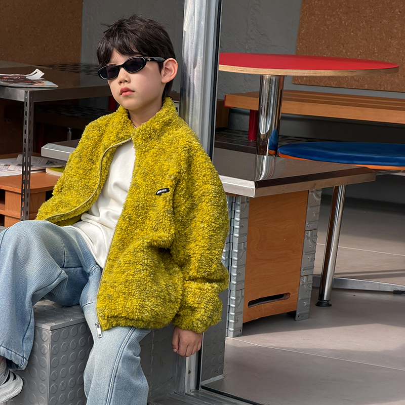男童字母贴标加厚夹棉毛绒外套
