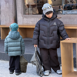依依妈男童可溯源新国标90白鸭绒羽绒服儿童冬装字母连帽加厚外套