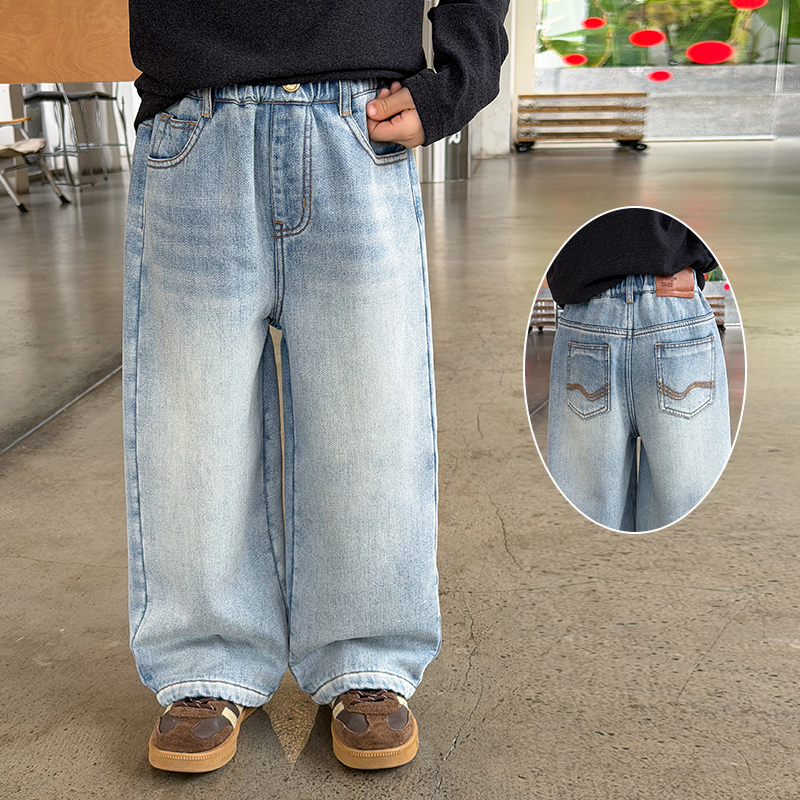 依依妈男童复古明线加绒牛仔裤