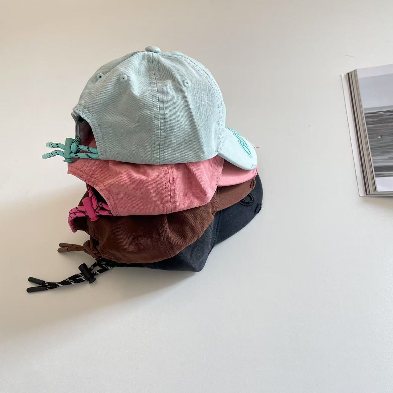 儿童复古破洞亲自刺绣鸭舌帽