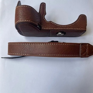 索尼 相机包底座半皮套手腕带套适用于A6700微单相机保护外壳 原装