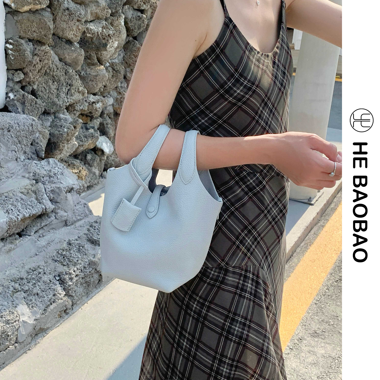 HE BAOBAO新款头层牛皮女包菜篮子手提包软包单肩斜挎水桶包手拎