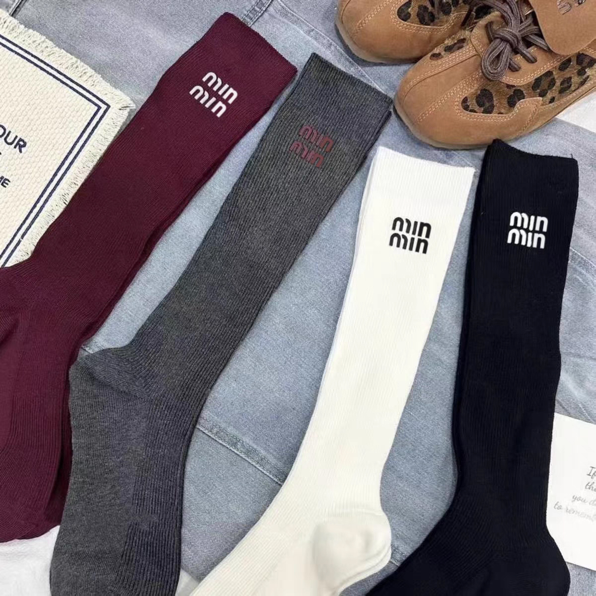 超好看的安哥拉红袜子长筒女堆堆纯棉外穿百搭个性洋气烫印小香风