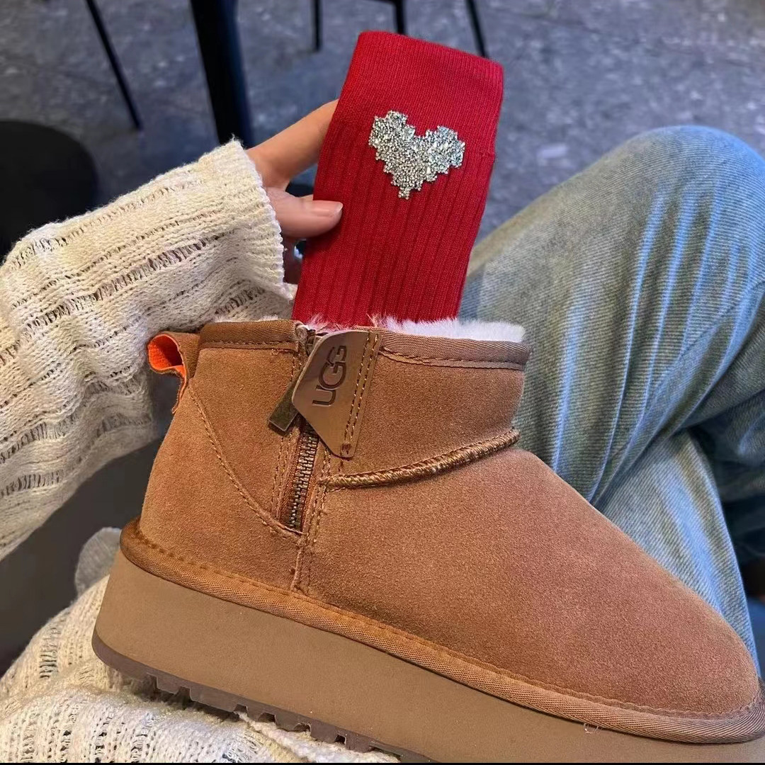 新年本命年喜庆发财烫印字母碎钻红色轻奢洋气个性外穿百搭纯棉