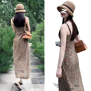 明星同款棕色碎花吊带连衣裙设计感小众修身显瘦气质名媛高级感潮