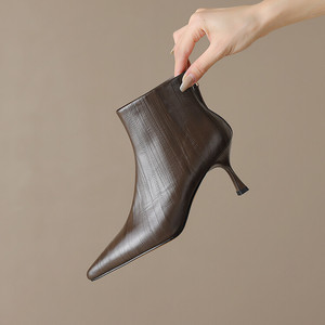 女士全牛皮2023新款鞋子女秋冬款今年流行的小短靴冬季加绒高跟