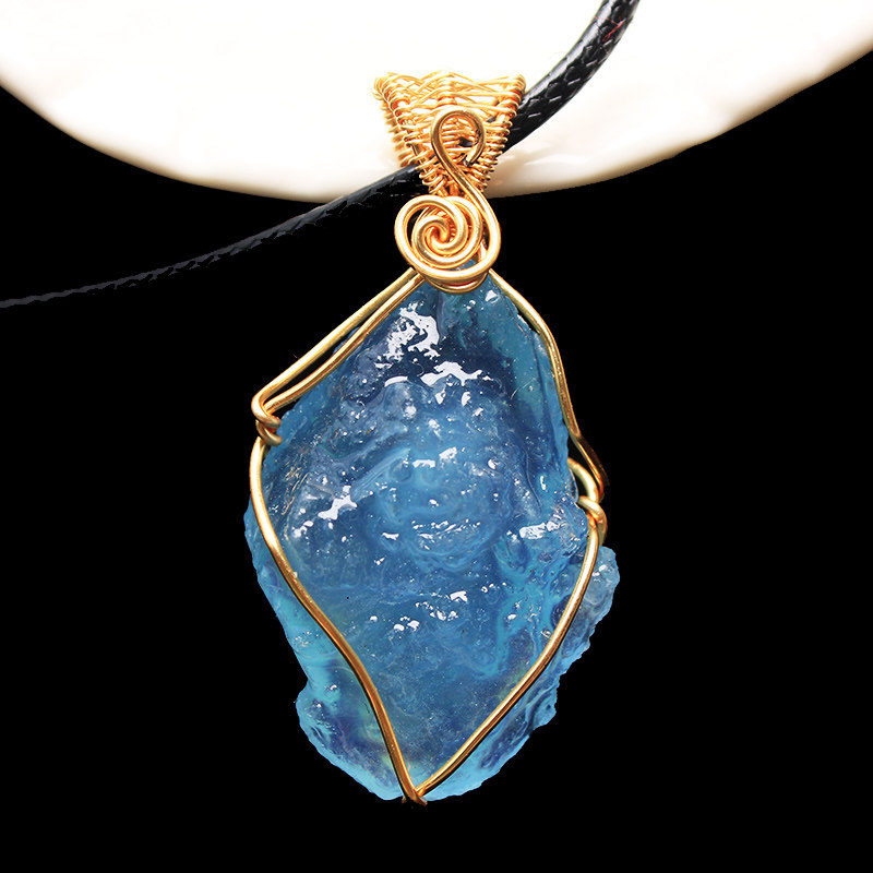 如鸿天然水晶原石吊坠蓝色海蓝宝矿石原创手工编制男女款挂件项链