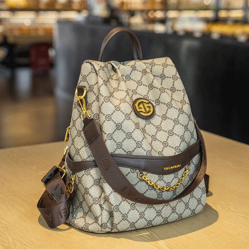 戈兰黛时尚百搭双肩包