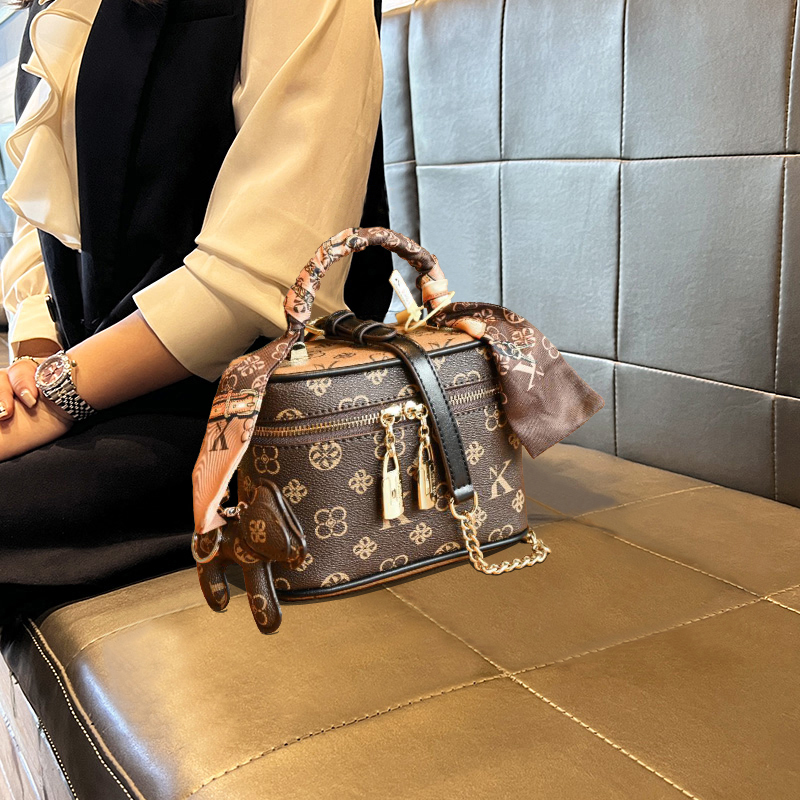 品牌迷你小众链条水桶包