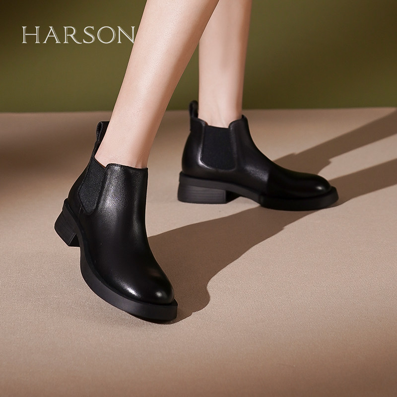 哈森切尔西靴女秋冬新款英伦风短靴中跟套筒单靴子HWA230102