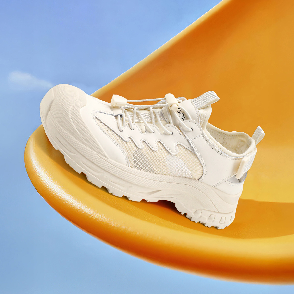 哈森户外徒步登山鞋女鞋子2026夏季新款溯溪鞋包头沙滩鞋运动凉鞋