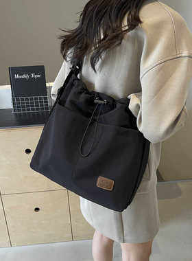2026春夏款大容量上班通勤女包高级感托特包包女士单肩斜挎韩版包