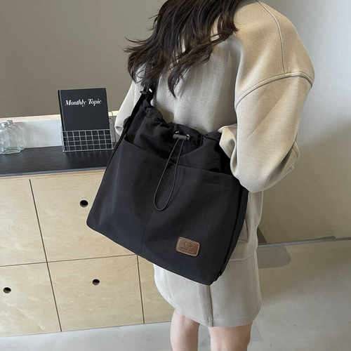 2025春夏款大容量托特包