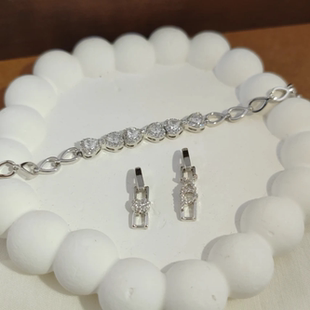 旭平在逃公主蝴蝶结爱心精致感手链高级感时尚气质