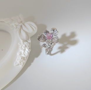 艳艳小众时尚重工奢华女高级感鸢尾花花朵戒指