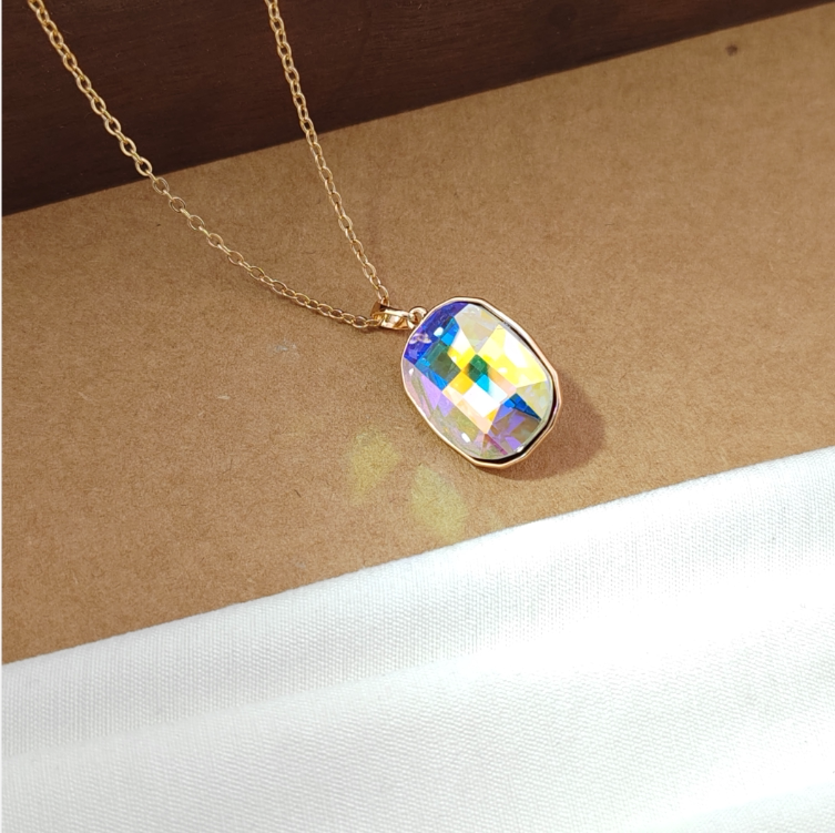 旭平马赛克造型彩白色枕头大颗炫彩时尚仿水晶大肥方项链