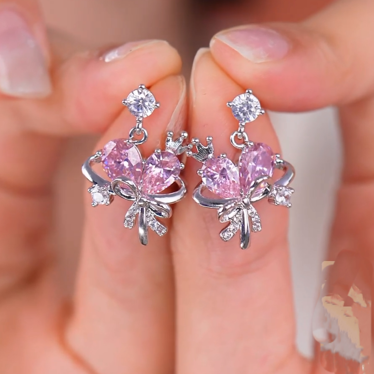 旭平坠入心轨粉色爱心蝴蝶结耳钉设计感星球甜美气质轻奢心形耳饰