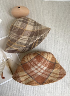 秋冬新款复古百搭格纹渔夫帽女时尚亲肤保暖水桶帽遮脸显小护耳帽