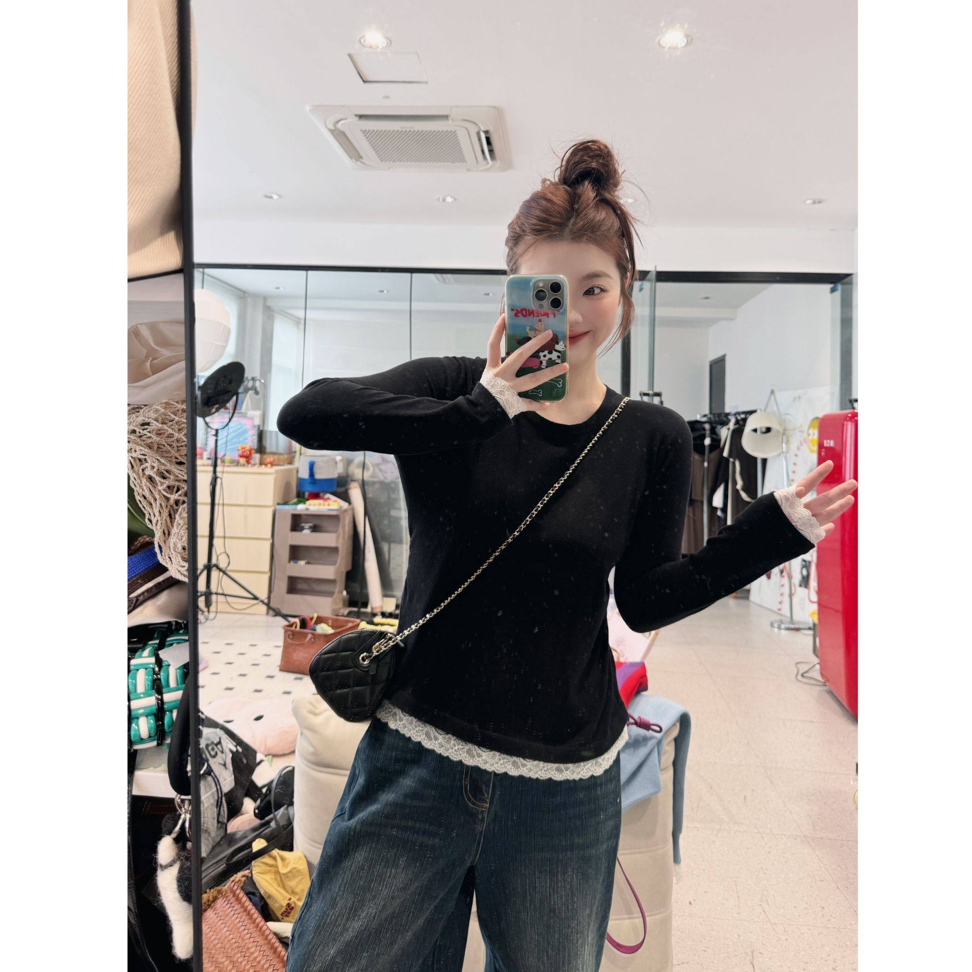 蕾蕾【舒适爱穿】简约下摆拼蕾丝圆领长袖打底上衣