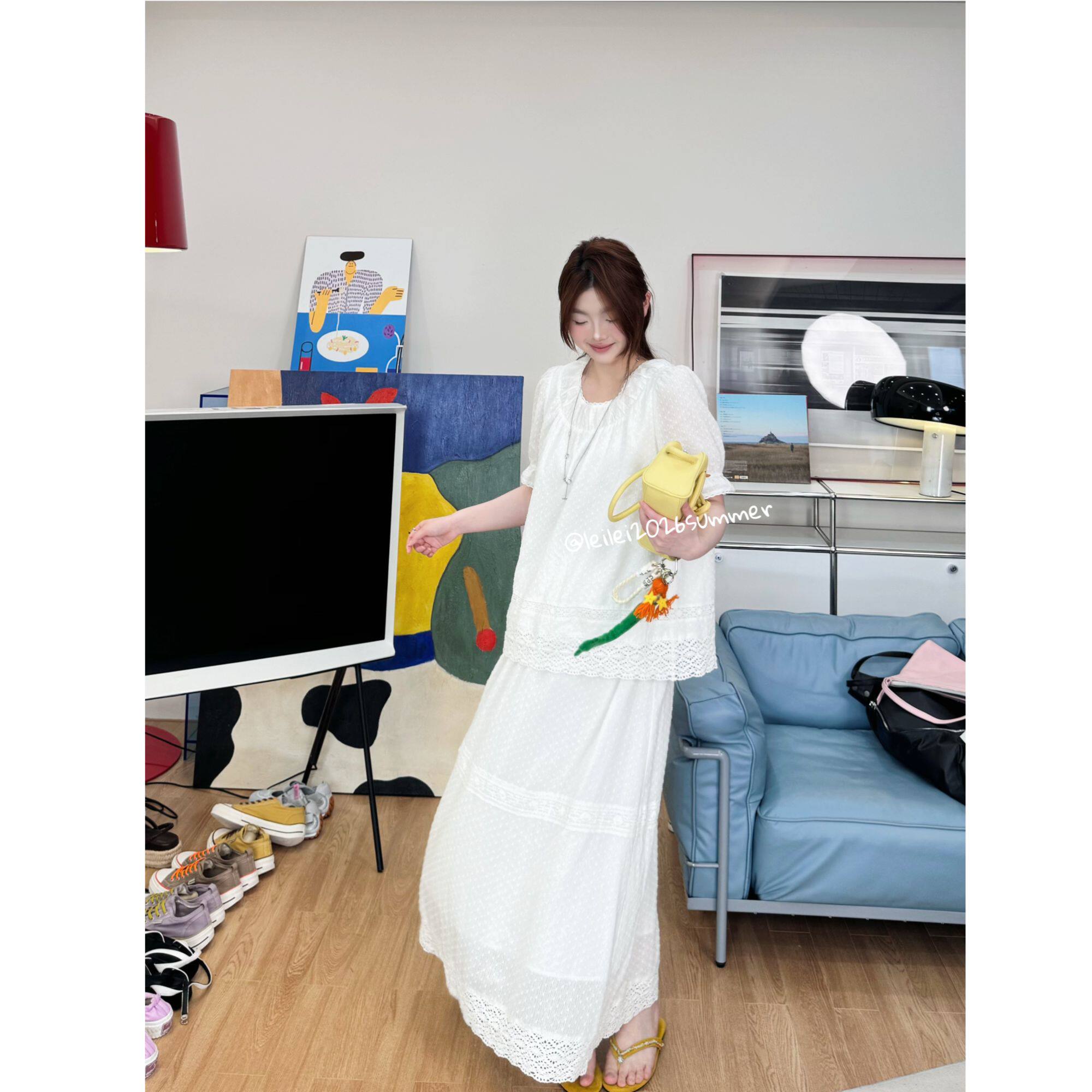 蕾蕾【仲夏小百合】下摆蕾丝镂空圆领上衣+下摆镂空蕾丝高腰A字裙