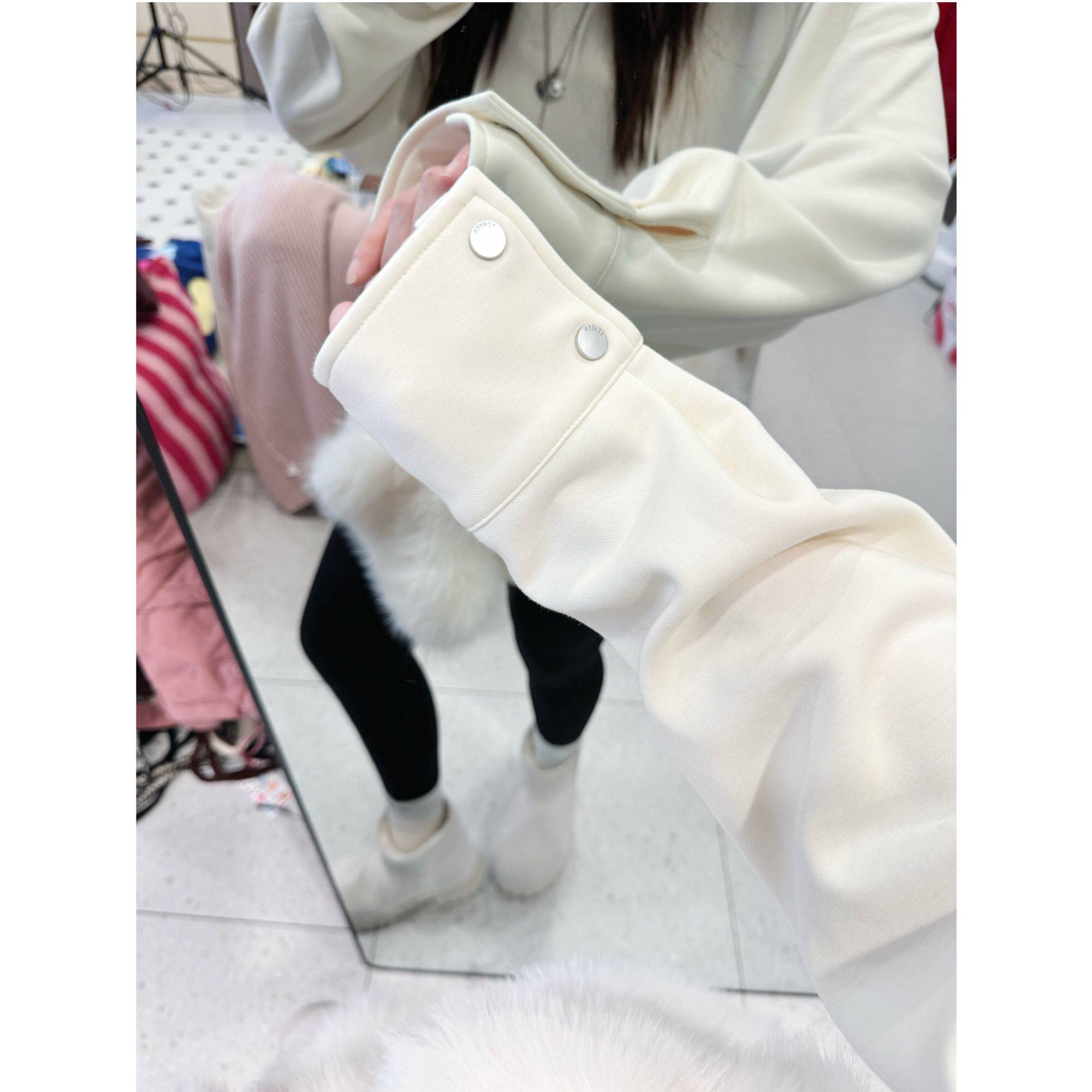 蕾蕾【冰美式！】袖口纽扣高克重内里绒感圆领宽松打底上衣