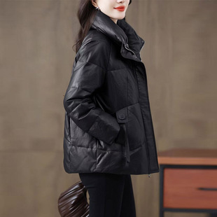 高端海宁皮衣女真皮羽绒服短款外套绵羊皮休闲百搭夹克2025冬新款