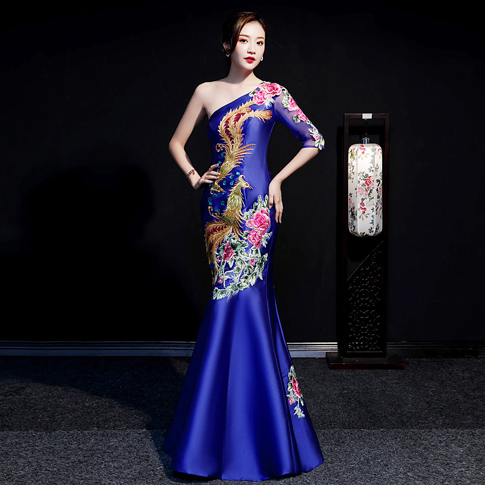 中国风高端鱼尾晚礼服优雅长款性感单肩蓝色舞台表演出服刺绣秀场