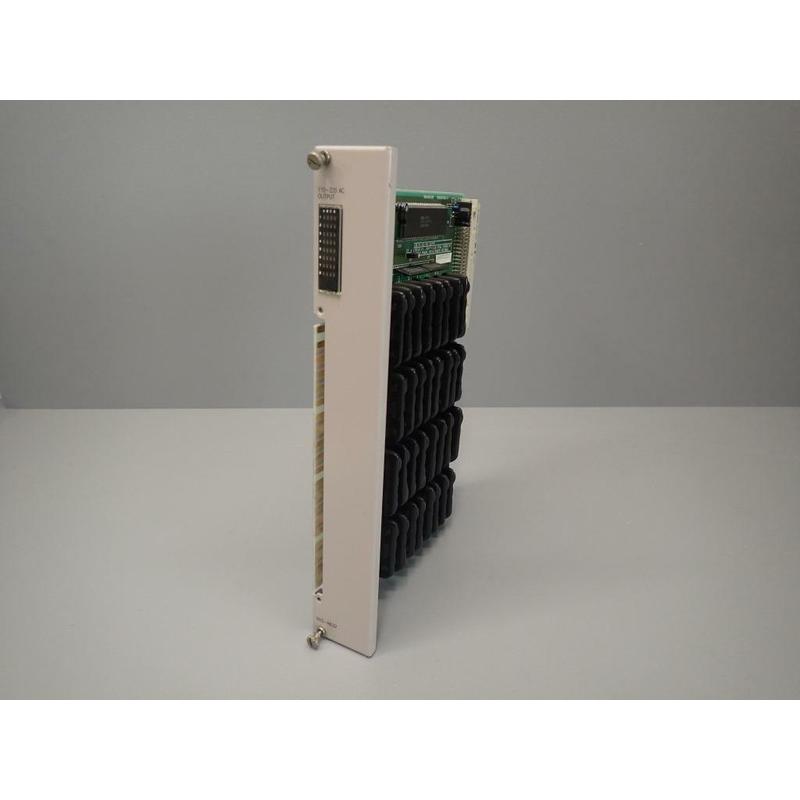 5054832 - Siemens - 505-4832 / Output Module 32 pts Used