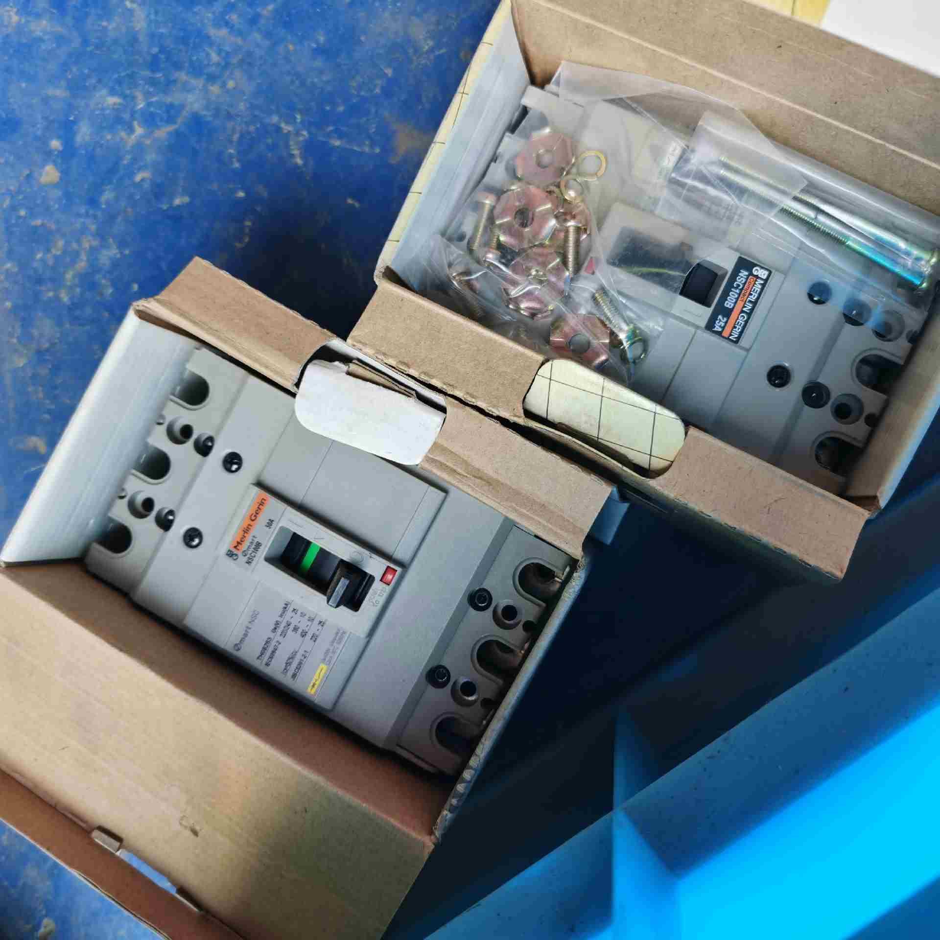 施耐德塑壳断路器NSC100B3050已和NS议价