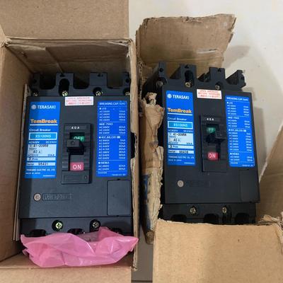 日本寺崎断路器XS100NS 3P 40A 2个议价