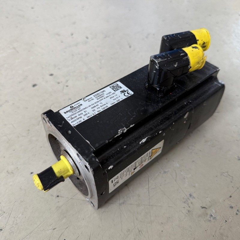 1x Baumüller Type DSD2-045SO64U-45-54-AO9-DPP-K-AN-O+AS1 00