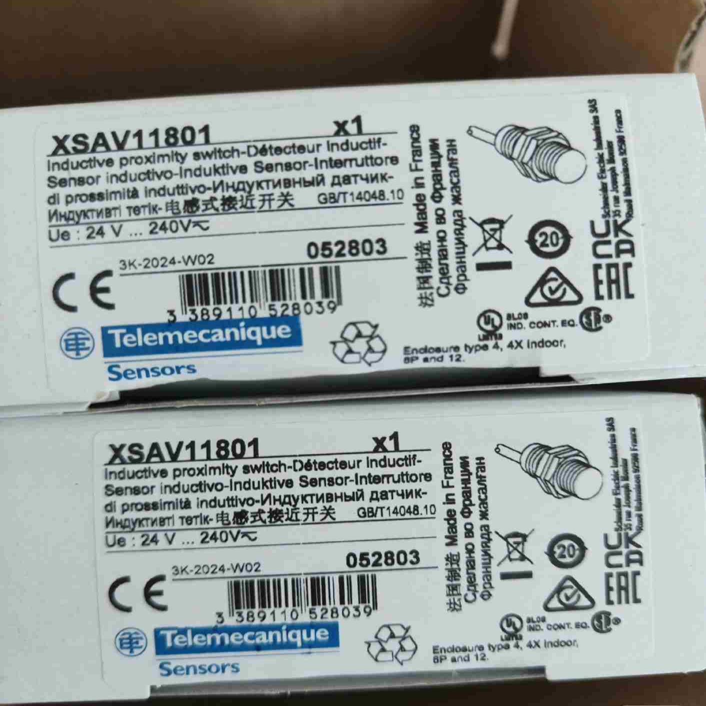 施耐德特勒美科传感器XSAV11801 100多议价