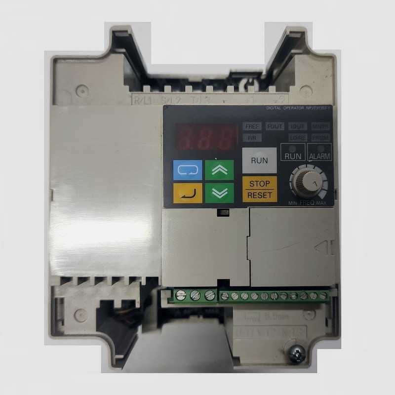 OMRON VS MINI J7  CIMRJ7AZB1P5  15 KW  230 V  AC1PH  CIMR J