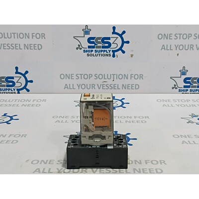 Finder 60.12 型继电器 110VAC ~ 带插座 10A - 250V ~