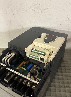Schneider electrics Altivar 71 ATV71HD18N4Z Frequenzumrichte