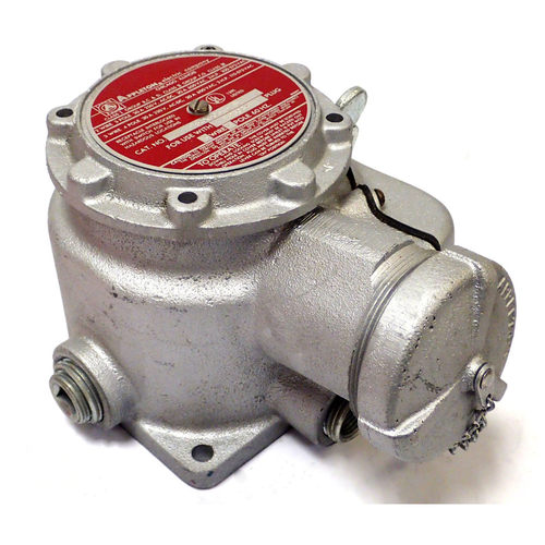 APPLETON ELECTRIC FSQX3034-75 RECEPTACLE 30A w/ INTERLOCKED