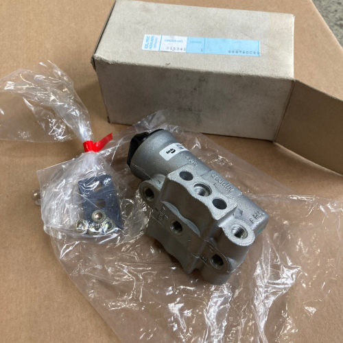 Bendix 275707 D-2 T-293975-J Regelventil 105-125psi Luftbrem