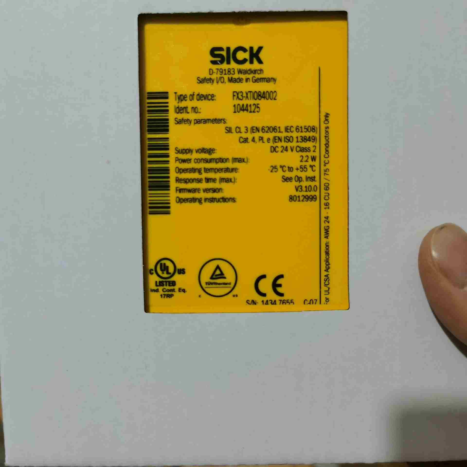 德国西克安全继电器未拆封FX3-XTIO84002议价