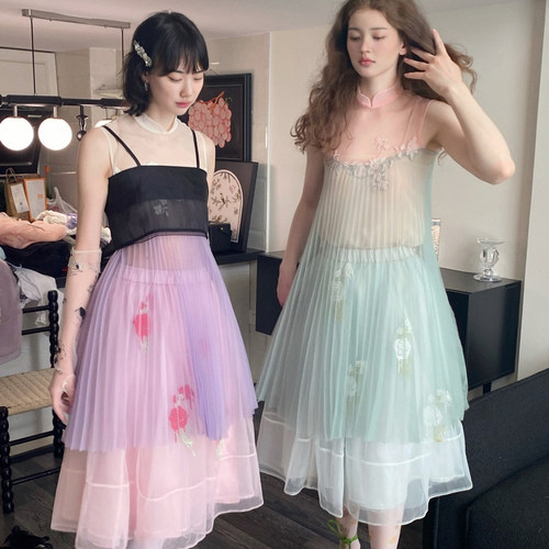 新中式A字压褶刺绣立领连衣裙