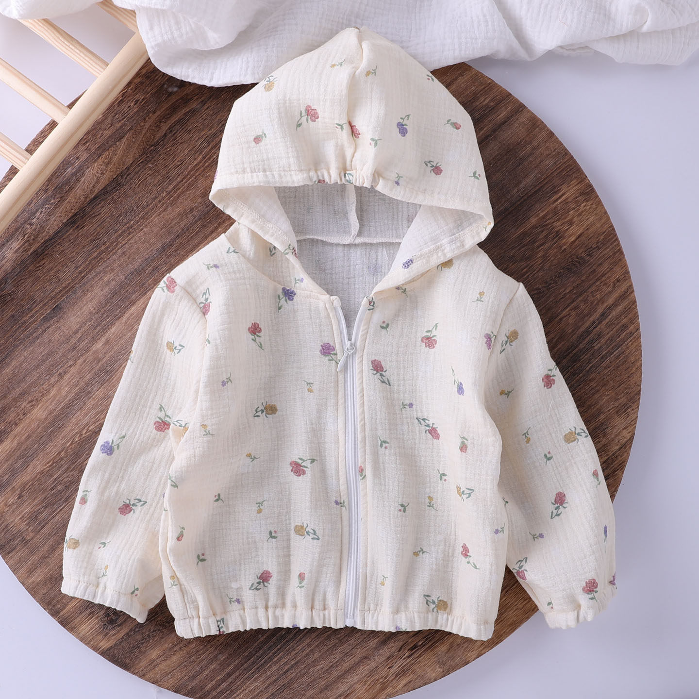 女宝宝春夏碎花上衣小孩轻薄透气连帽防晒衣婴幼儿纯棉纱拉链外套